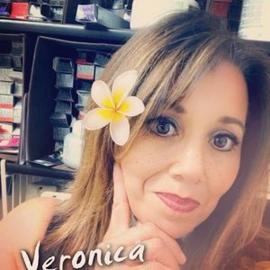 Meet your Posher, Veronica